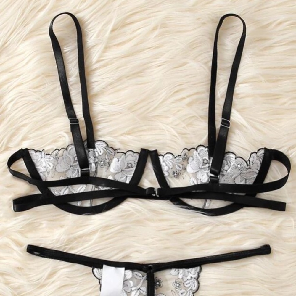 New Black & White Small Floral Embroidered Bra & Thong Lingerie Set - Picture 3 of 7